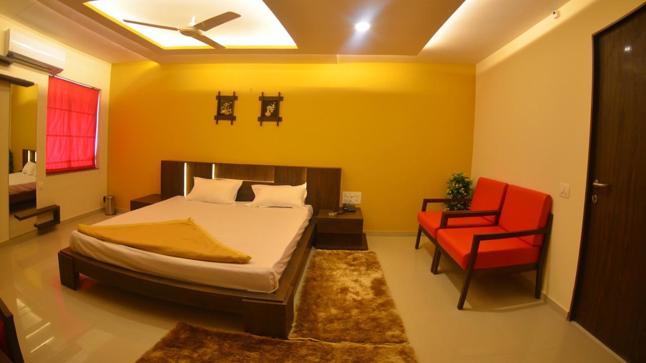 אחמדאבאד Hotel Barcelona Exotica מראה חיצוני תמונה