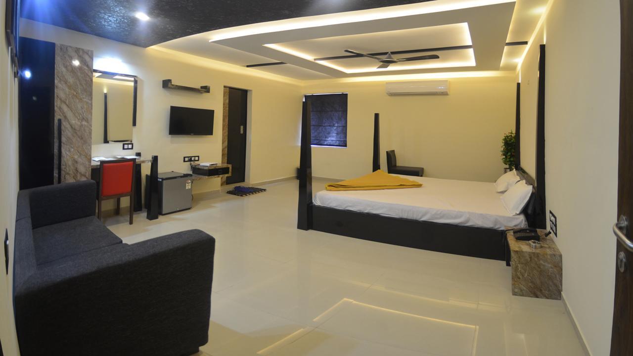 אחמדאבאד Hotel Barcelona Exotica מראה חיצוני תמונה