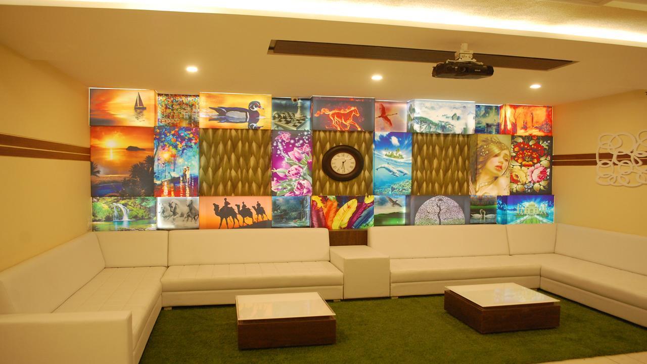 אחמדאבאד Hotel Barcelona Exotica מראה חיצוני תמונה