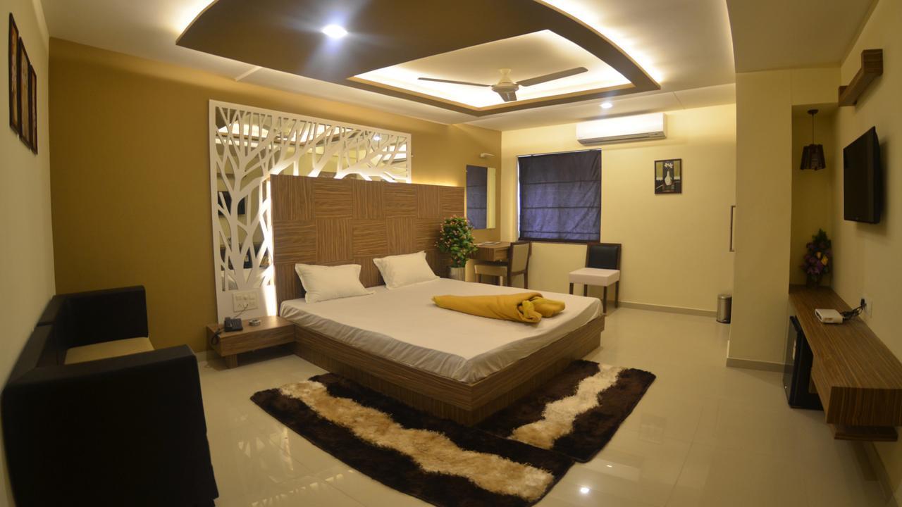 אחמדאבאד Hotel Barcelona Exotica מראה חיצוני תמונה